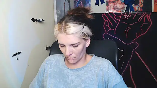 VanessaRey  online show from August 3, 9:04 am