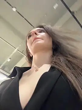 MilaBee online show from February 19, 11:17 am