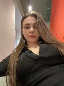 MilaBee online show from May 6, 11:48 am