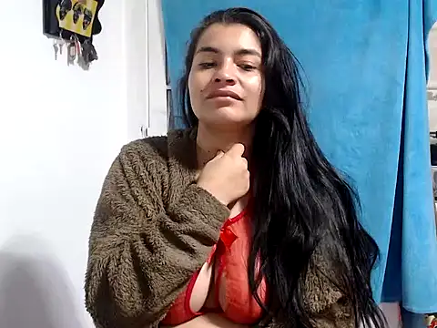 Snapshot of AlanaHotxx chatting on November 6, 6:58 am AlanaHotxx online show from November 6, 6:58 am