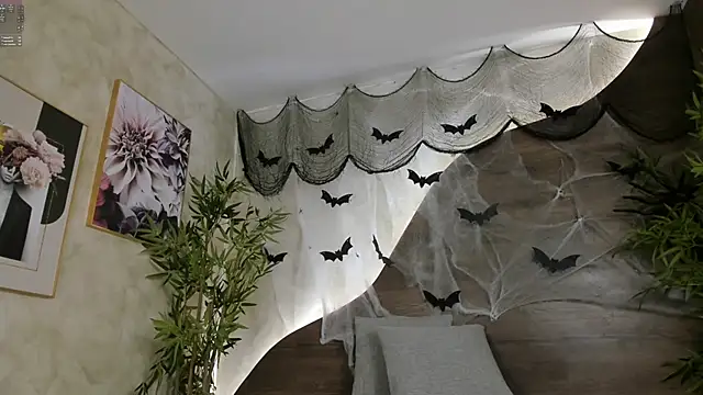 mia lacy  online show from November 5, 7:25 pm