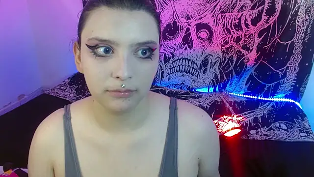Snapshot of mikaskullcs chatting on June 11, 7:12 pm mikaskullcs online show from June 11, 7:12 pm