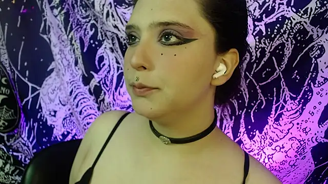 mikaskullcs online show from July 12, 8:33 pm
