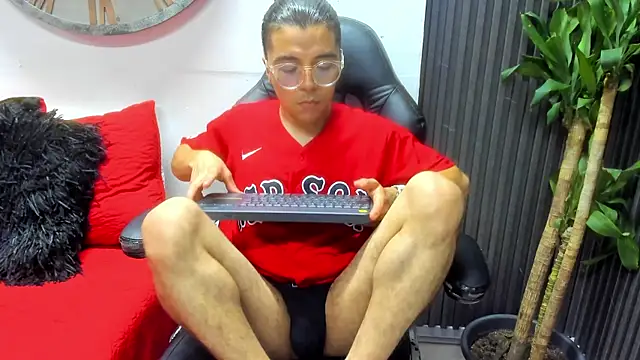 Andrew Taylor09 online show from March 23, 3:43 am