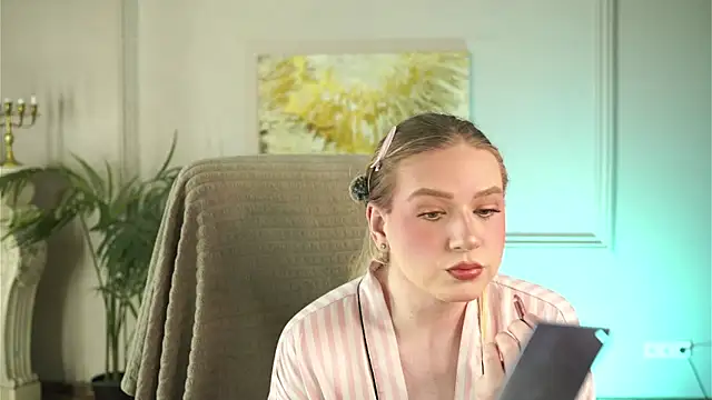 Snapshot of Jes_Solar chatting on June 24, 9:47 pm Jes Solar online show from June 24, 9:47 pm