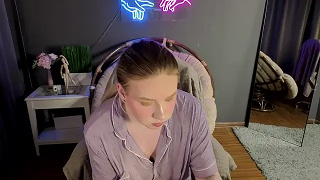 Snapshot of Jes_Solar chatting on July 21, 2:41 pm Jes Solar online show from July 21, 2:41 pm