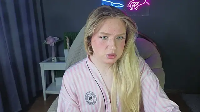 Snapshot of Jes_Solar chatting on July 25, 3:53 pm Jes Solar online show from July 25, 3:53 pm