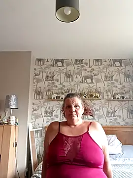 MissQueenBeex online show from March 21, 9:12 am