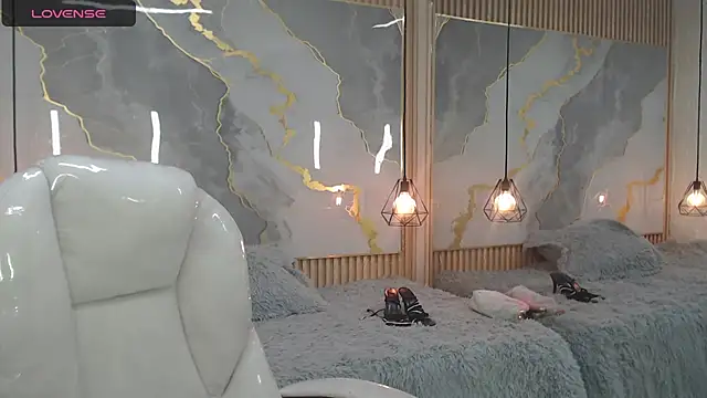 nei girl online show from September 13, 11:10 am