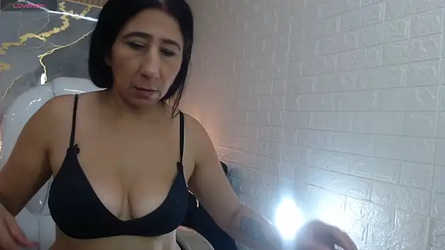 Snapshot of nei_girl chatting on May 22, 12:33 pm nei girl online show from May 22, 12:33 pm