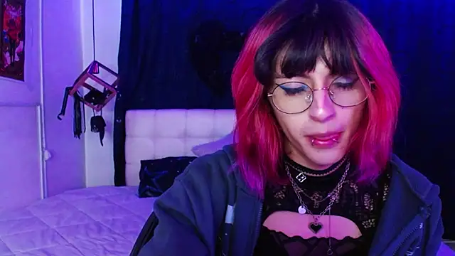 goth minerva online show from November 3, 1:23 pm