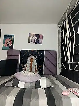 KARINNA  RAVEN online show from March 4, 1:44 am