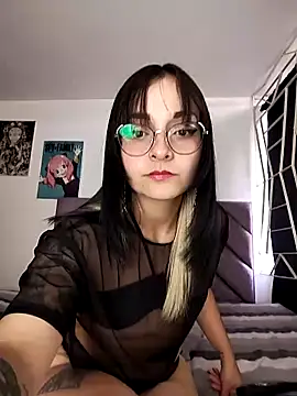 KARINNA  RAVEN online show from March 14, 10:59 pm