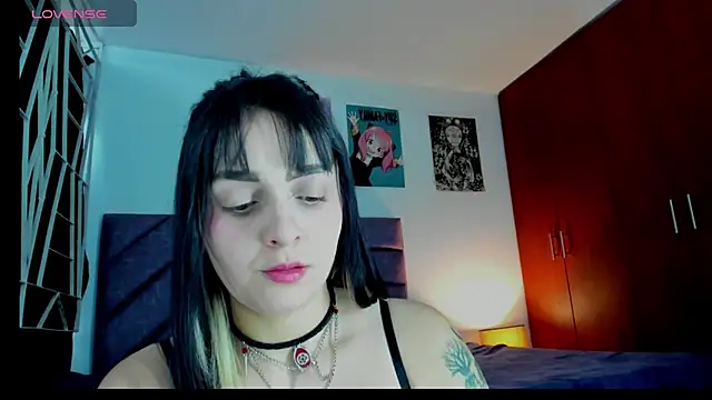 Snapshot of KARINNA__RAVEN chatting on May 17, 9:00 pm KARINNA RAVEN online show from May 17, 9:00 pm