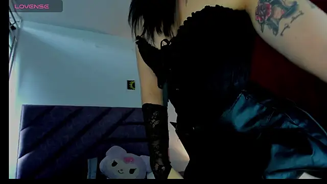 Snapshot of KARINNA__RAVEN chatting on May 28, 9:34 pm KARINNA RAVEN online show from May 28, 9:34 pm