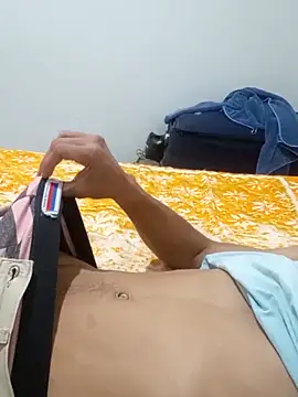 Snapshot of Marcos2402mf chatting on November 15, 1:03 am Marcos2402mf online show from November 15, 1:03 am