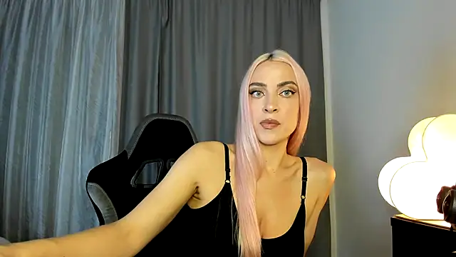 Snapshot of _Miss_Valentina_ chatting on October 23, 12:04 pm Miss Valentina online show from October 23, 12:04 pm