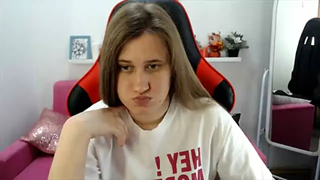 Lucky Lana online show from July 13, 2:47 am