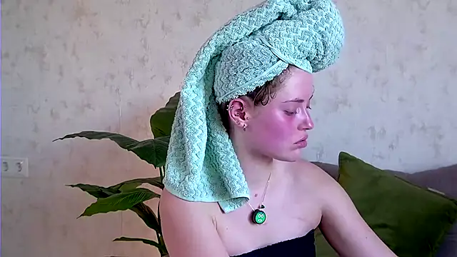 Snapshot of AshleyD_ chatting on September 16, 2:34 am AshleyD online show from September 16, 2:34 am