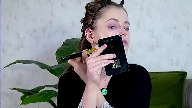 Snapshot of AshleyD_ chatting on October 3, 3:03 am AshleyD online show from October 3, 3:03 am