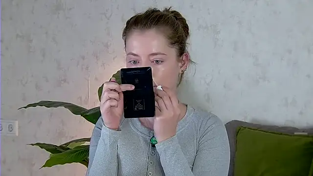 Snapshot of AshleyD_ chatting on October 25, 3:14 am AshleyD online show from October 25, 3:14 am