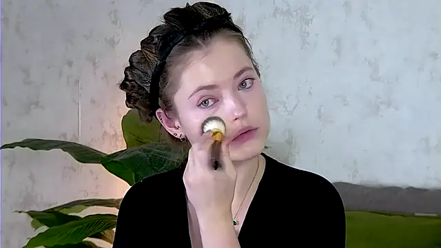 Snapshot of AshleyD_ chatting on November 13, 2:21 am AshleyD online show from November 13, 2:21 am