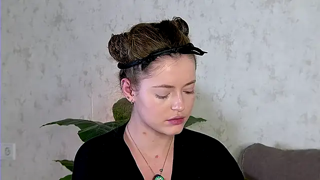 Snapshot of AshleyD_ chatting on December 1, 2:16 am AshleyD online show from December 1, 2:16 am