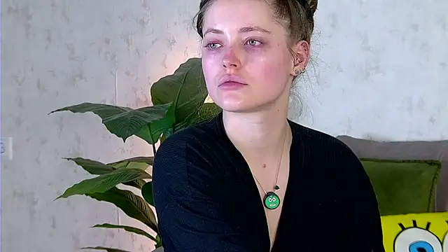 Snapshot of AshleyD_ chatting on December 4, 2:10 am AshleyD online show from December 4, 2:10 am