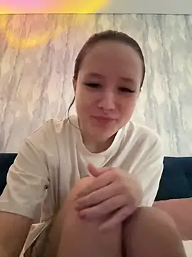 Snapshot of CarolineTenders chatting on October 4, 2:04 pm CarolineTenders online show from October 4, 2:04 pm