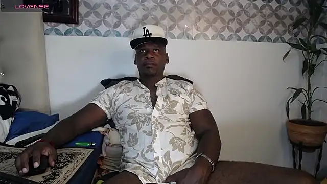 Snapshot of Manbigcocklatin chatting on November 12, 2:06 pm Manbigcocklatin online show from November 12, 2:06 pm