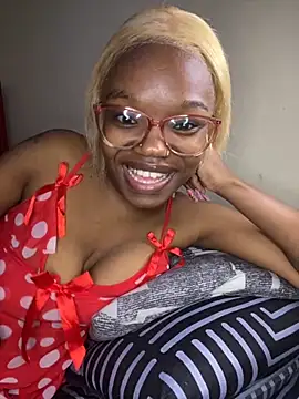 YummyMelanin117 online show from October 2, 10:28 pm