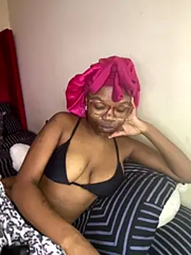 YummyMelanin117 online show from December 23, 7:17 am