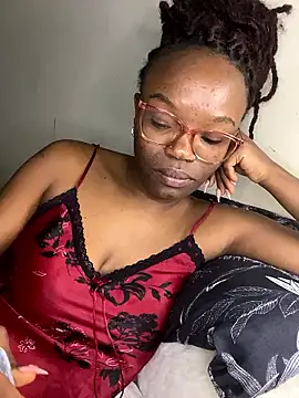 YummyMelanin117 online show from January 16, 12:25 am