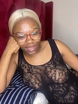 YummyMelanin117 online show from February 18, 9:33 pm