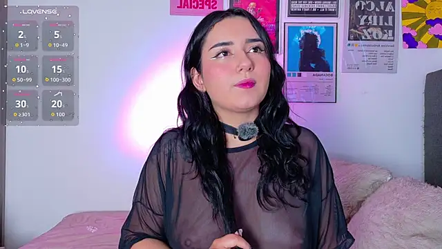 Snapshot of mady_malkovax chatting on September 12, 11:04 pm mady malkovax online show from September 12, 11:04 pm