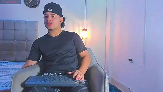 samxx muscle online show from December 18, 1:39 pm