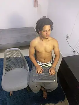 Snapshot of samxx_muscle chatting on April 20, 1:58 pm samxx muscle online show from April 20, 1:58 pm