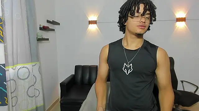 Snapshot of samxx_muscle chatting on May 18, 2:45 pm samxx muscle online show from May 18, 2:45 pm
