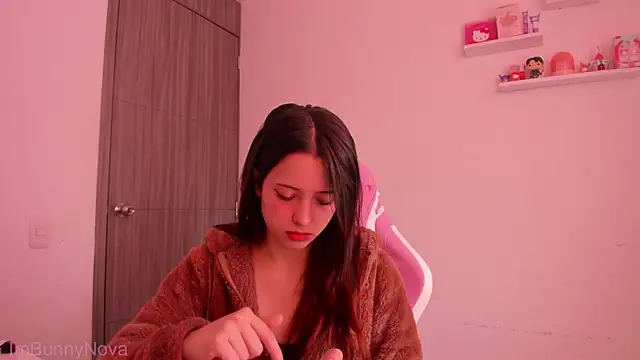 Snapshot of ImBunnyNova chatting on August 6, 2:19 pm ImBunnyNova online show from August 6, 2:19 pm