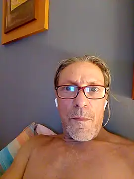 Snapshot of Deddyitalia3p chatting on September 17, 9:27 pm Deddyitalia3p online show from September 17, 9:27 pm