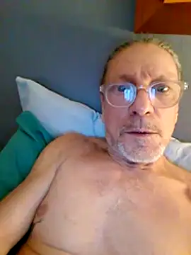 Snapshot of Deddyitalia3p chatting on November 14, 8:29 pm Deddyitalia3p online show from November 14, 8:29 pm