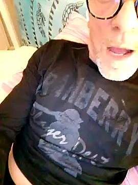 Snapshot of Deddyitalia3p chatting on December 19, 10:28 pm Deddyitalia3p online show from December 19, 10:28 pm