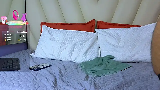 Snapshot of Hotboy21_ chatting on October 31, 3:46 pm Hotboy21 online show from October 31, 3:46 pm