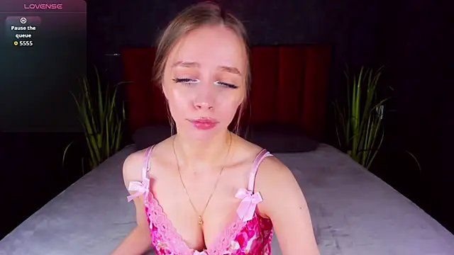 Snapshot of Amy_Waynee chatting on October 5, 4:05 pm Amy Waynee online show from October 5, 4:05 pm