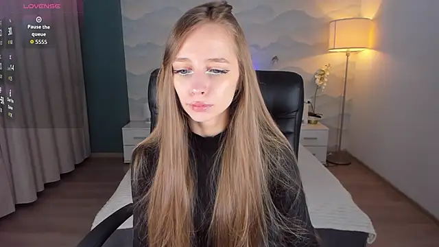 Snapshot of Amy_Waynee chatting on October 13, 10:10 pm Amy Waynee online show from October 13, 10:10 pm