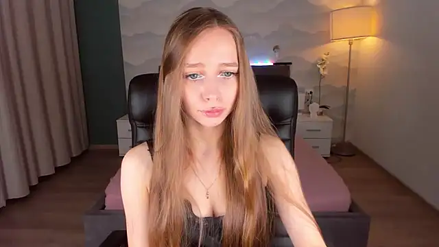 Snapshot of Amy_Waynee chatting on October 22, 6:18 pm Amy Waynee online show from October 22, 6:18 pm