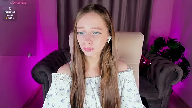 Snapshot of Amy_Waynee chatting on November 7, 5:02 pm Amy Waynee online show from November 7, 5:02 pm