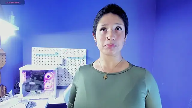 Snapshot of Elaine87_ chatting on November 19, 9:48 pm Elaine87 online show from November 19, 9:48 pm