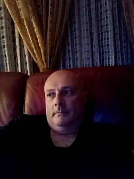 Alexis Bull online show from April 26, 10:40 pm