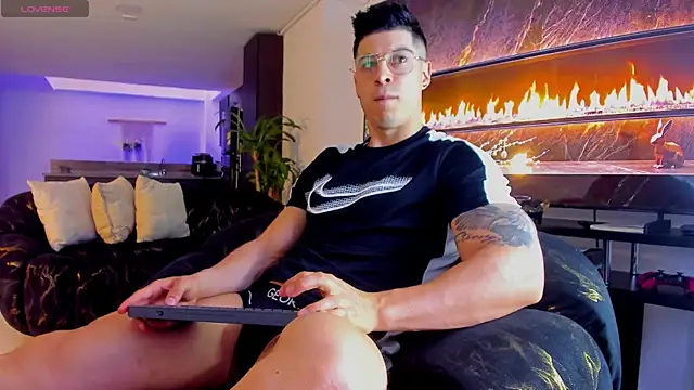 Lukas Green online show from April 27, 7:01 pm